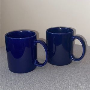 2 blue mugs